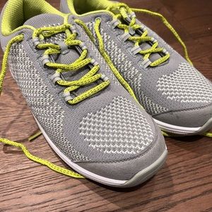 Ortho Feet Coral Knit Sneakers - Size 10W